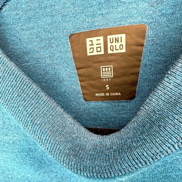 Crew neck sweatshirt with pockets! - Picture 4 of 4
